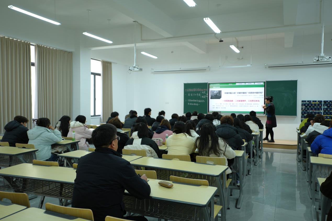 校领导深入思政课堂听评课 精准指导助力教学质量提升